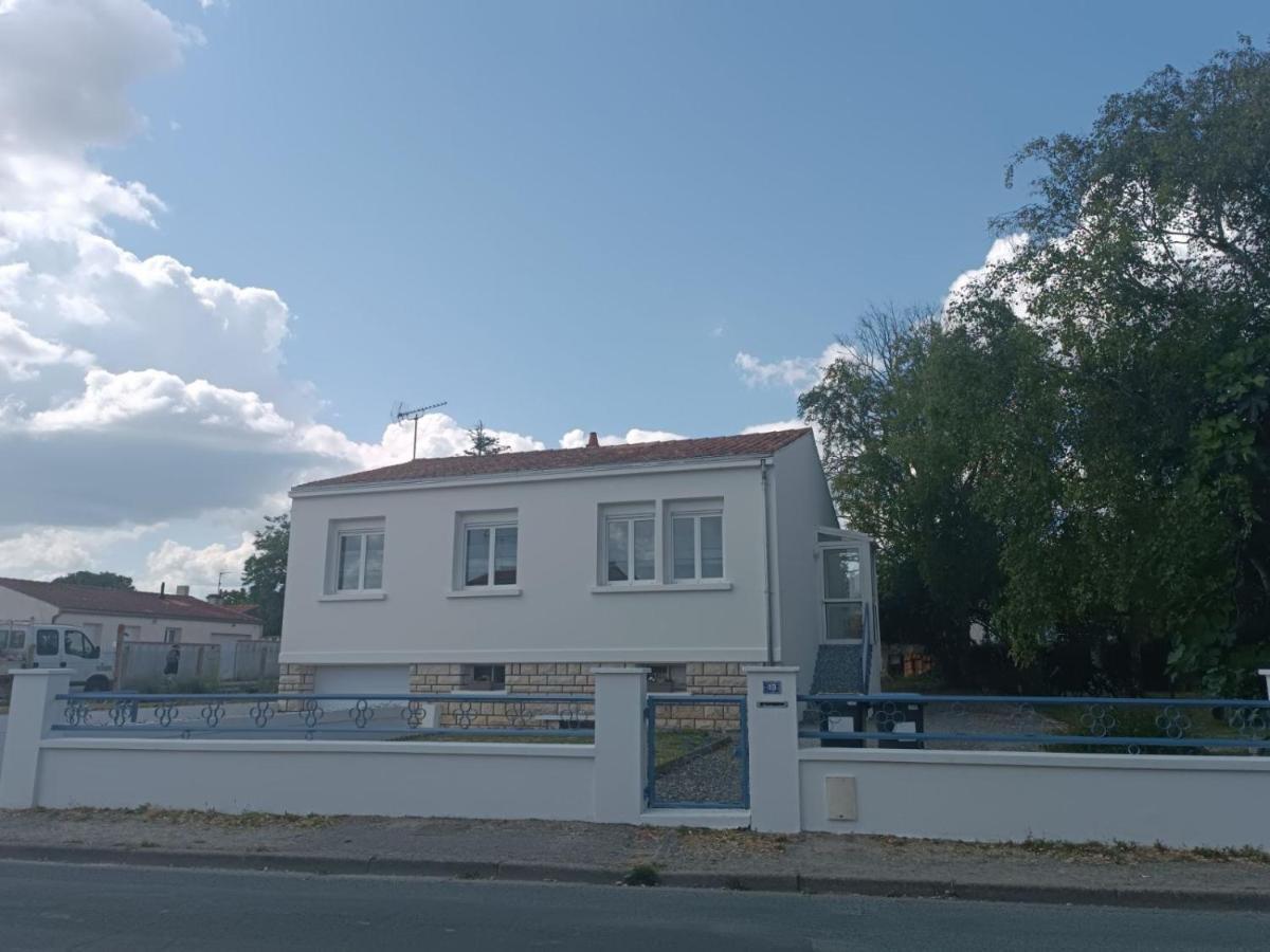 Charmante Maison Entre Mer Et Campagne La Jarrie Экстерьер фото